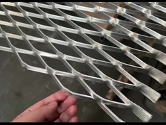 Fio de metal expandido galvanizado Mesh With Diamond Hole 25 * 50mm 1,2 * 2.4m