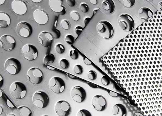 A placa perfurada fina decorativa da folha de metal do ferro 4.0mm perfurou para o orador 1.22*2.44m