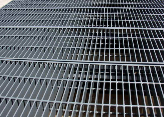 entrada de automóveis de aço de 30*3mm que raspa para a solidez alta da tampa do dreno