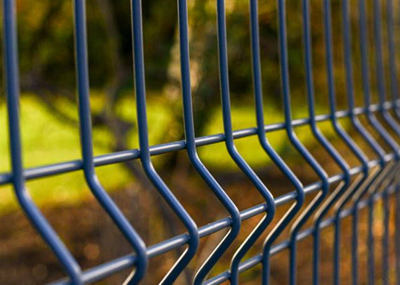 Cercas de malha de arame galvanizado de triângulo soldado para jardim 1,8 * 2,5m