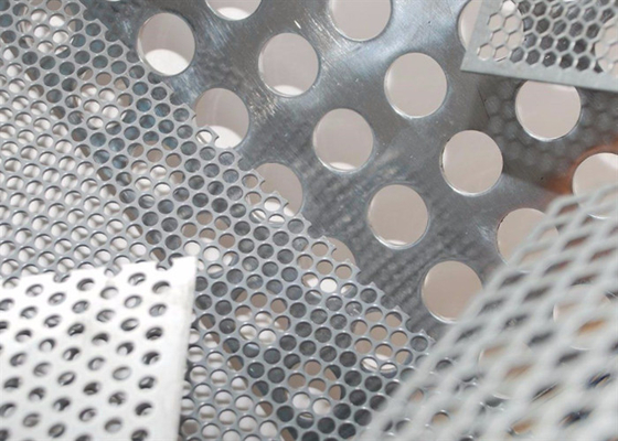 Rede de arame perforado de aço com baixo teor de carbono para construção decorativa