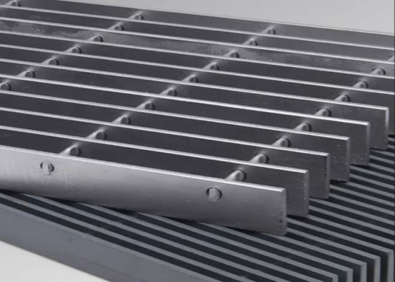 Painéis de grades de passeios de aço modulares personalizados de baixa manutenção