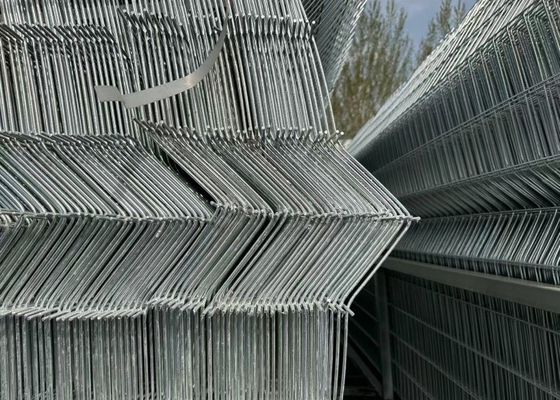 Painel de Cerca Triangular | Aço Galvanizado, Fácil Instalação e Alta Segurança para Canteiros de Obras