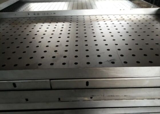 Malha de arame perfurada para ambientes agressivos e aplicações de alta carga