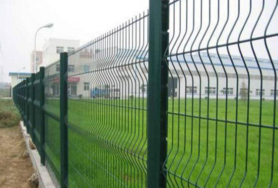O Pvc revestido curvou-se/triângulo que dobra Brc Mesh Fencing