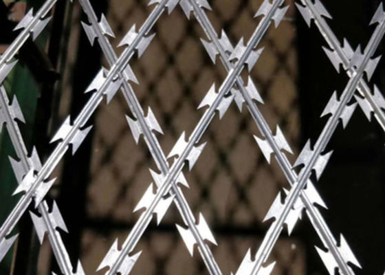 Aeroporto da lâmina da coluna de Bto-22 Y/prisão sanfona galvanizados arame farpado 10kg pela bobina